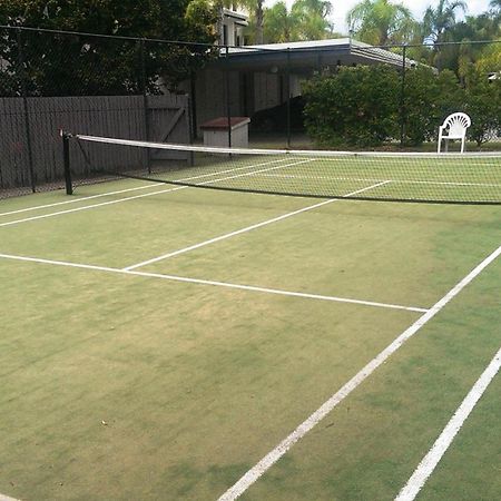 Skippers Cove Waterfront Resort Noosaville Bagian luar foto