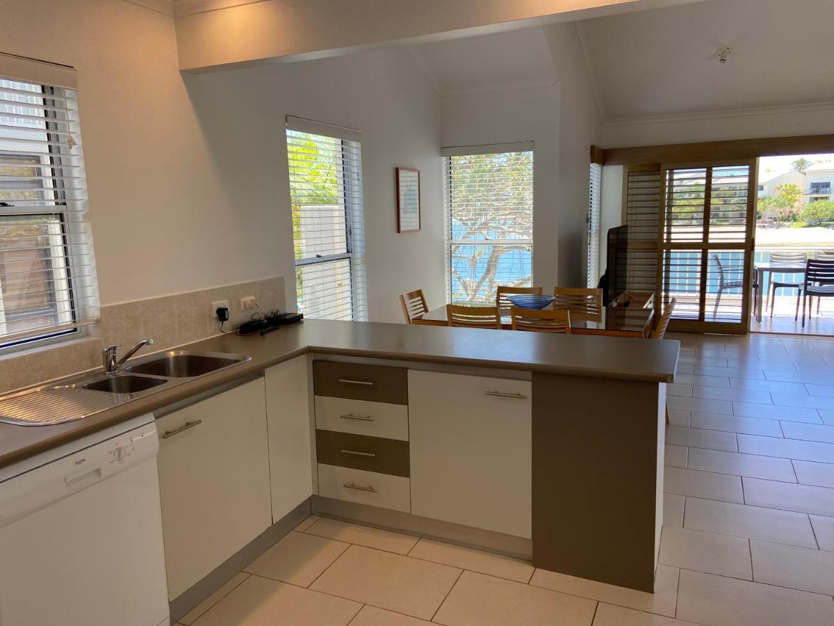 Skippers Cove Waterfront Resort Noosaville Bagian luar foto