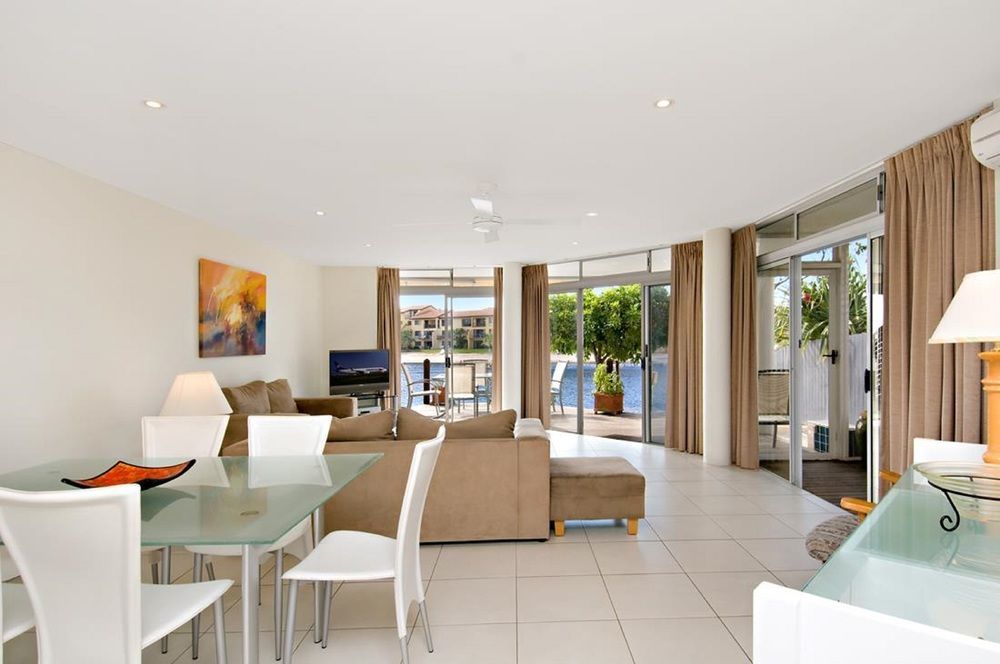 Skippers Cove Waterfront Resort Noosaville Bagian luar foto