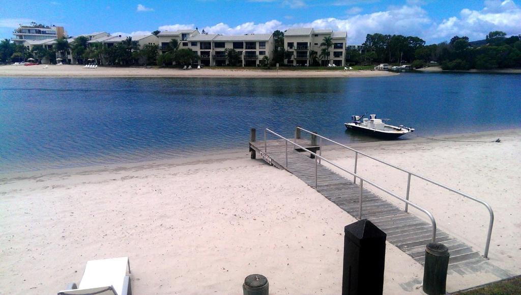 Skippers Cove Waterfront Resort Noosaville Bagian luar foto