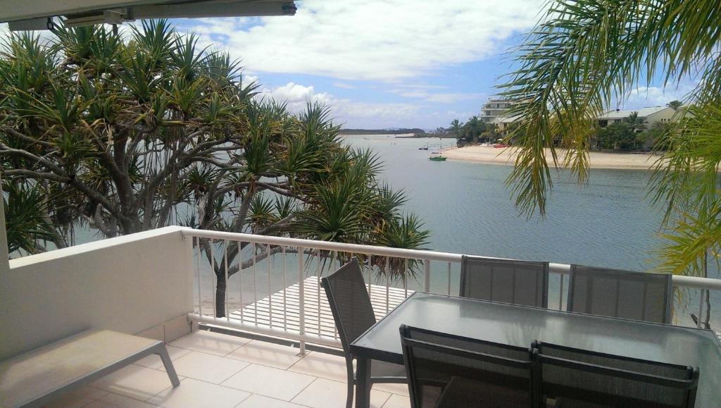 Skippers Cove Waterfront Resort Noosaville Bagian luar foto