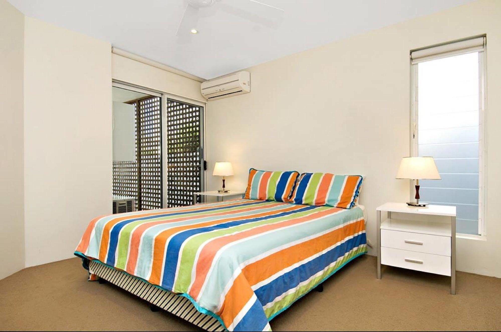 Skippers Cove Waterfront Resort Noosaville Bagian luar foto