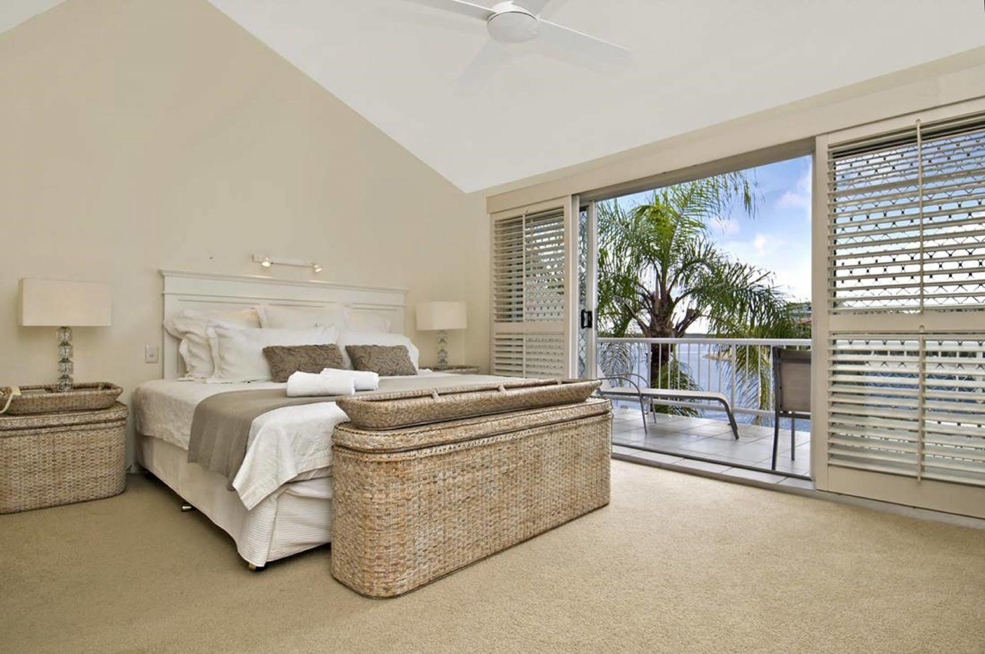 Skippers Cove Waterfront Resort Noosaville Bagian luar foto