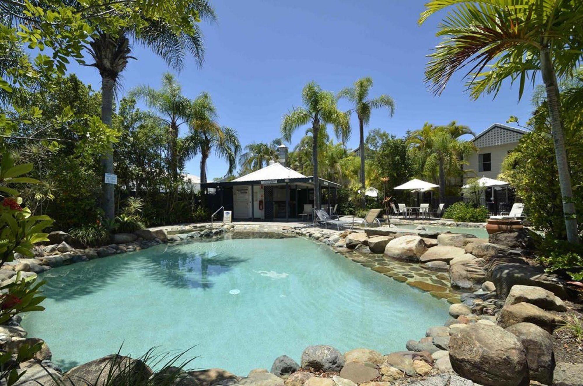 Skippers Cove Waterfront Resort Noosaville Bagian luar foto
