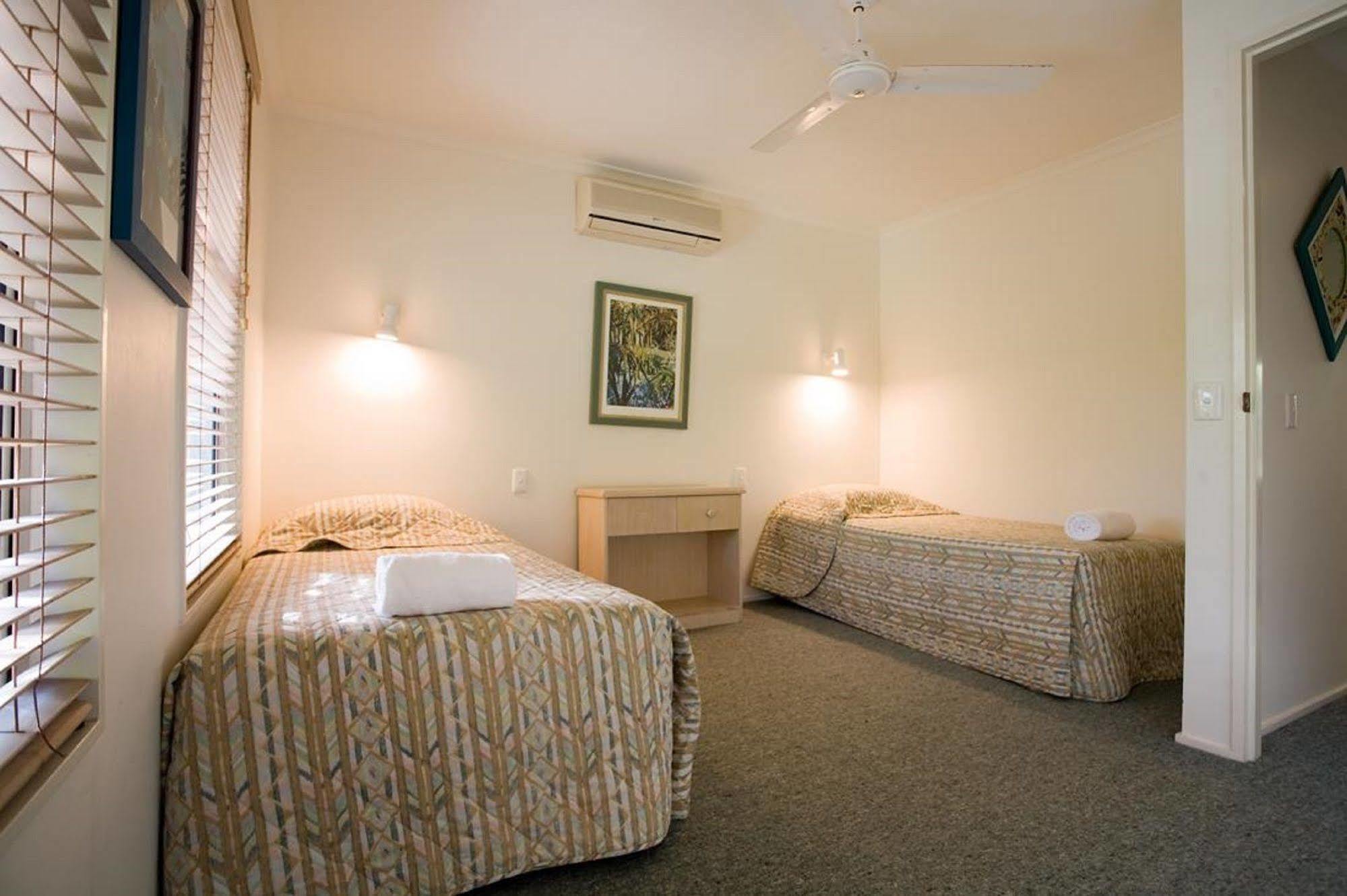 Skippers Cove Waterfront Resort Noosaville Bagian luar foto