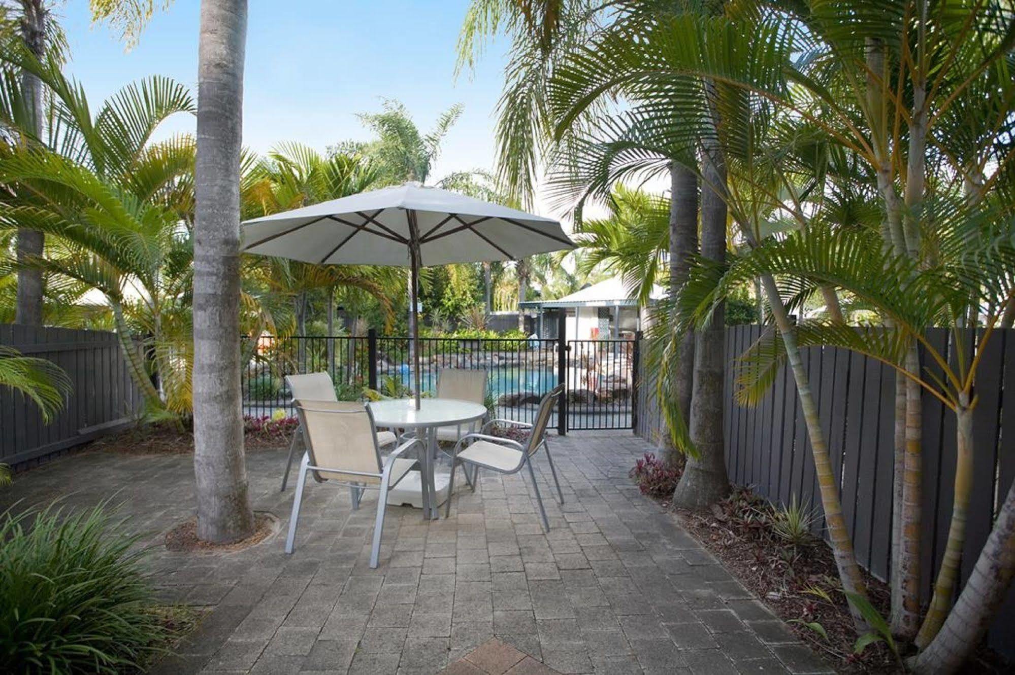 Skippers Cove Waterfront Resort Noosaville Bagian luar foto