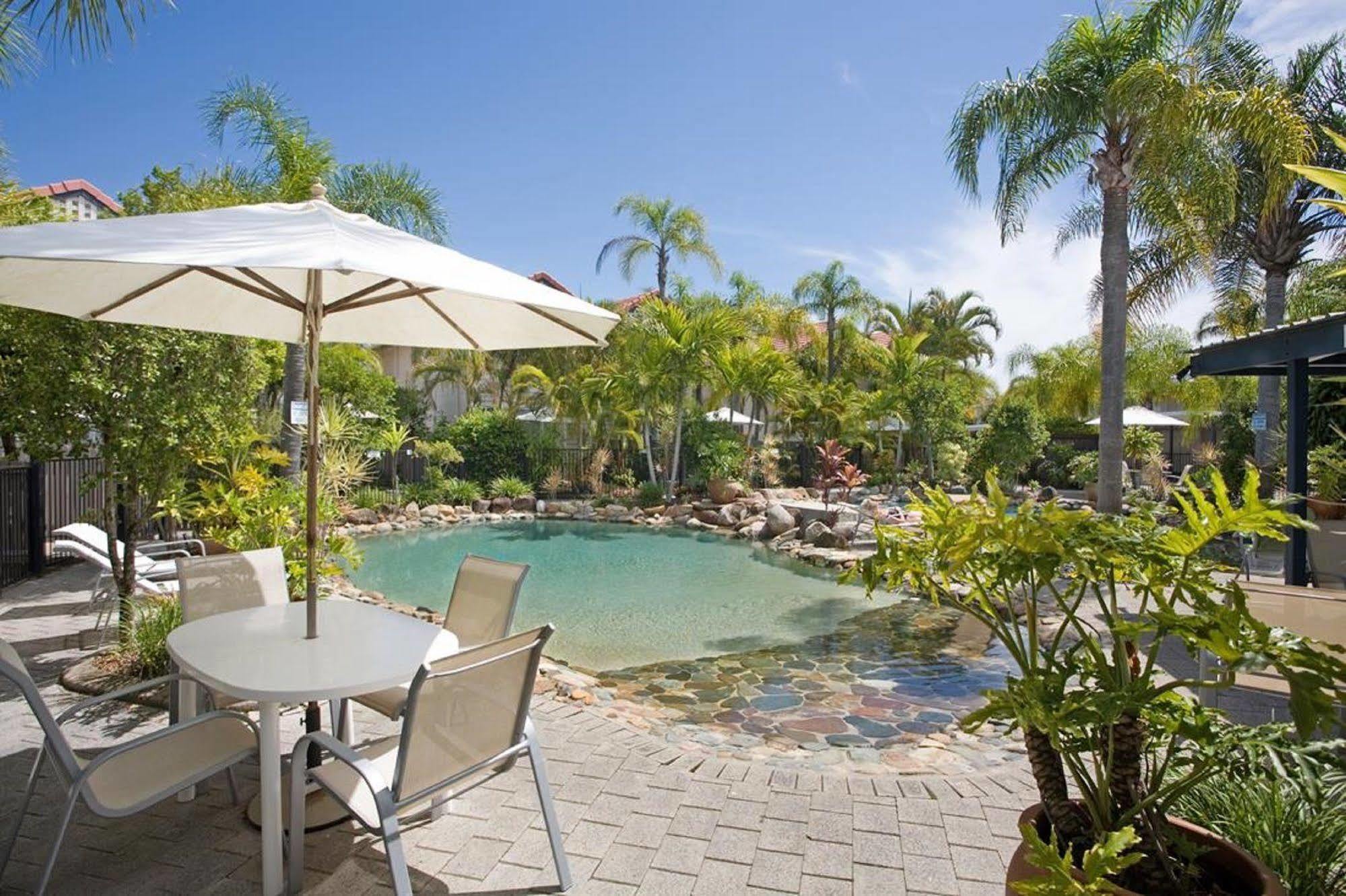 Skippers Cove Waterfront Resort Noosaville Bagian luar foto