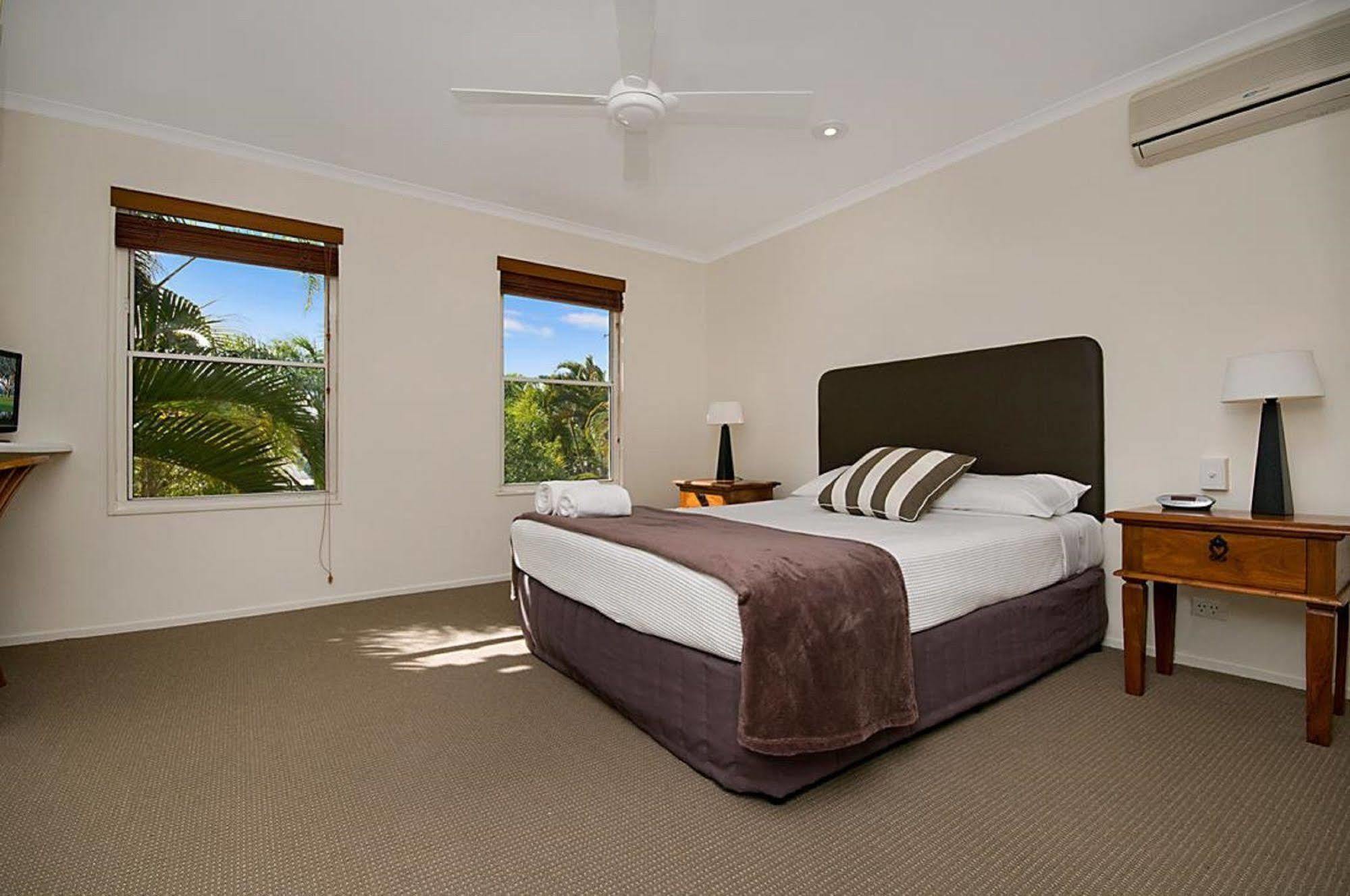 Skippers Cove Waterfront Resort Noosaville Bagian luar foto
