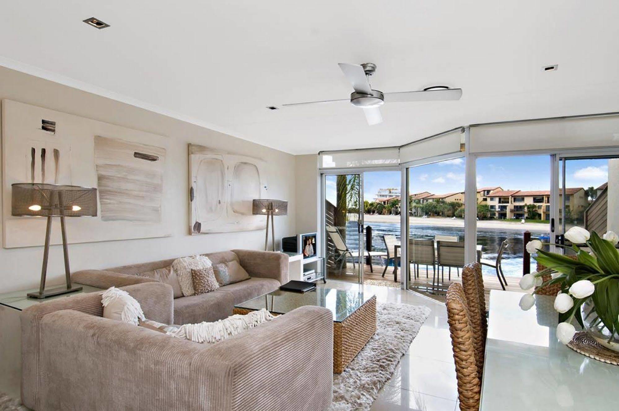 Skippers Cove Waterfront Resort Noosaville Bagian luar foto